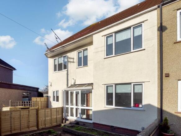 Charming exterior view of a well-maintained pro...