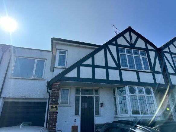 Bright and charming semi-detached house featuri...