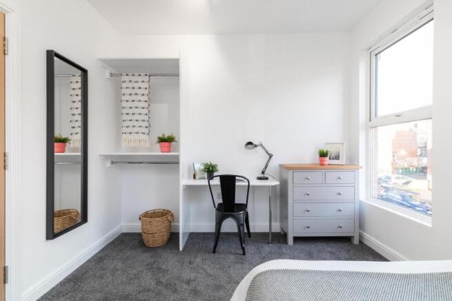 Bright, neatly presented double bedroom with a ...