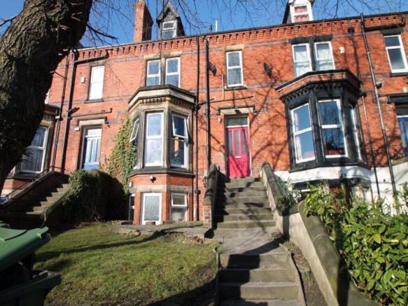 Attractive red-brick terraced house with bay wi...