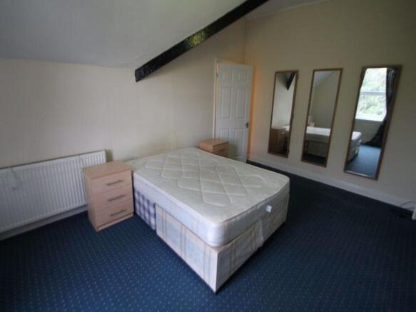 Neat furnished double bedroom with a mattress o...