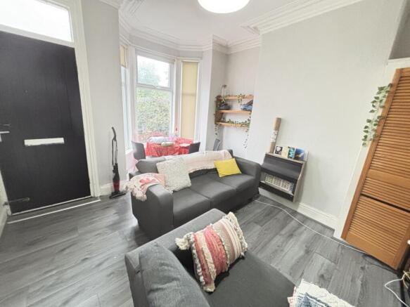 A bright and inviting contemporary living room ...