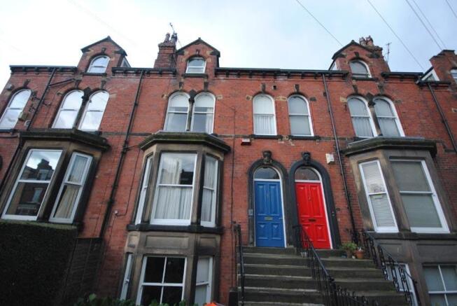 Charming red-brick terraced property with bay w...