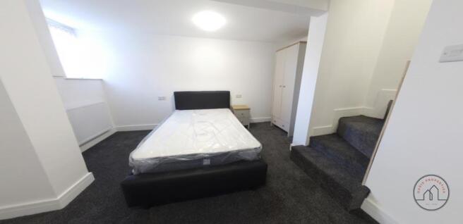 Bright, recently refreshed double bedroom with ...