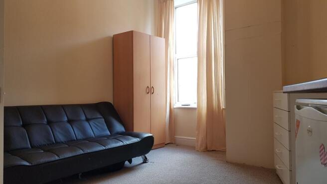Main room/double glazed windows