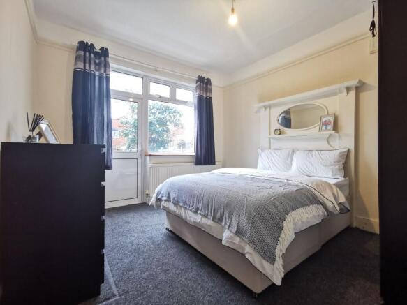 Double room leading to Garden