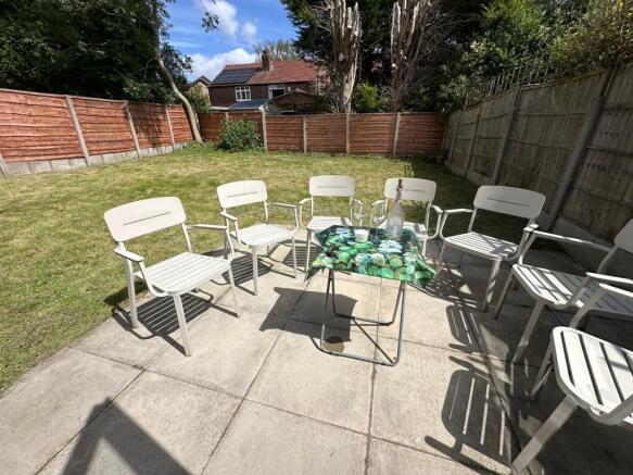Spacious and inviting garden area perfect for r...