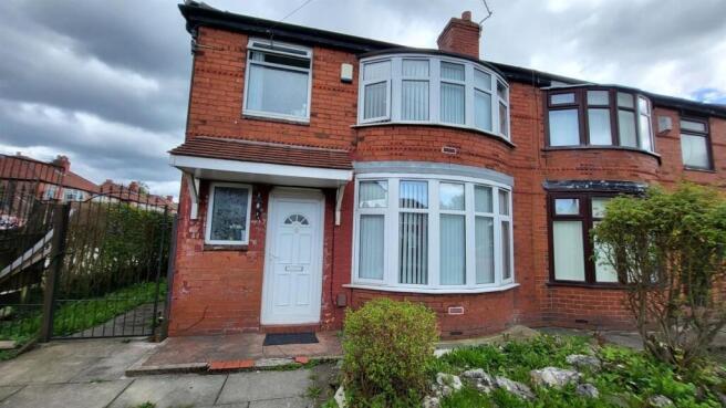 Attractive red-brick semi-detached house with b...