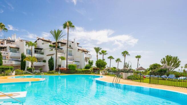 Swimming pool