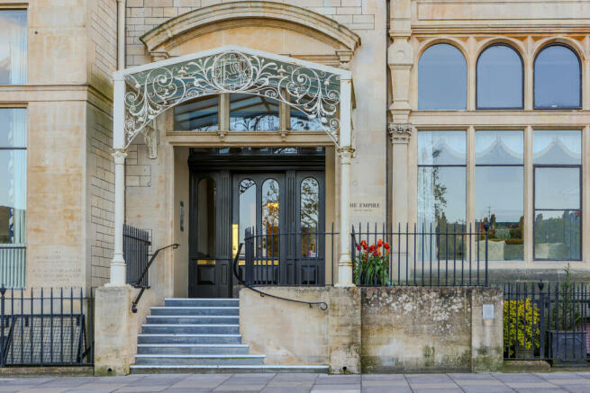 Main entrance leading to the concierge