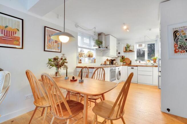 Dining Area & Kitchen