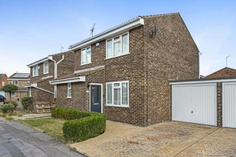 Begonia Close, Chelmsford, CM1