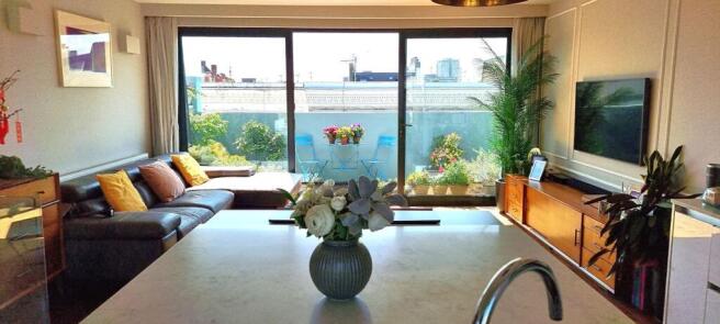 Open plan kitchen, diner, living
