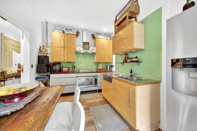 84 Upper Floors - Kitchen