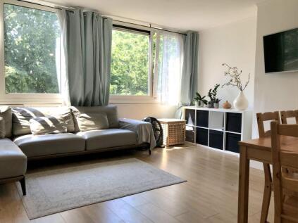 Ibsley Gardens, London, SW15