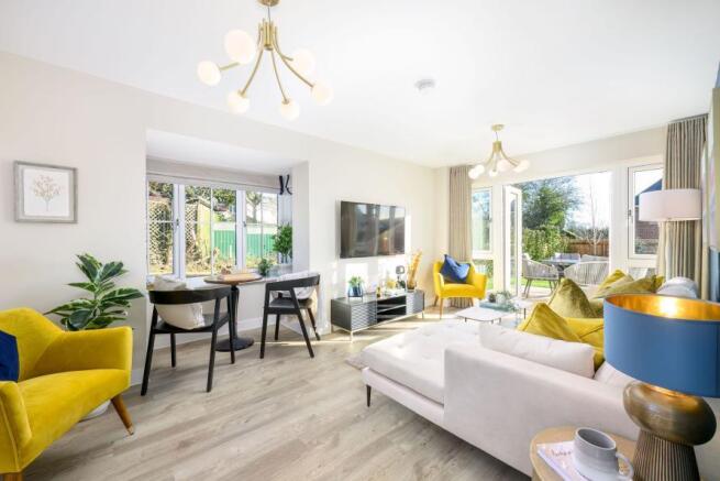 Hartley Acres, Living