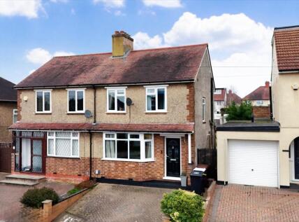 Fullingdale Road, The Headlands, Northampton NN3