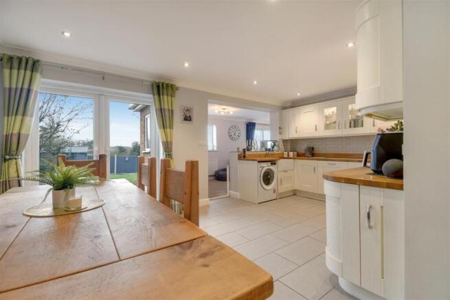 Kitchen diner