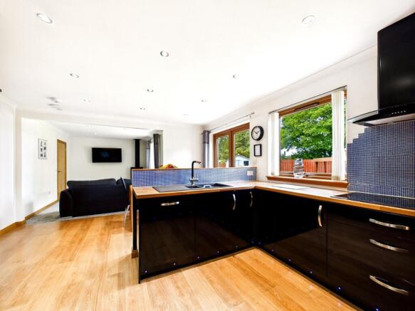Kitchen/dining/family room