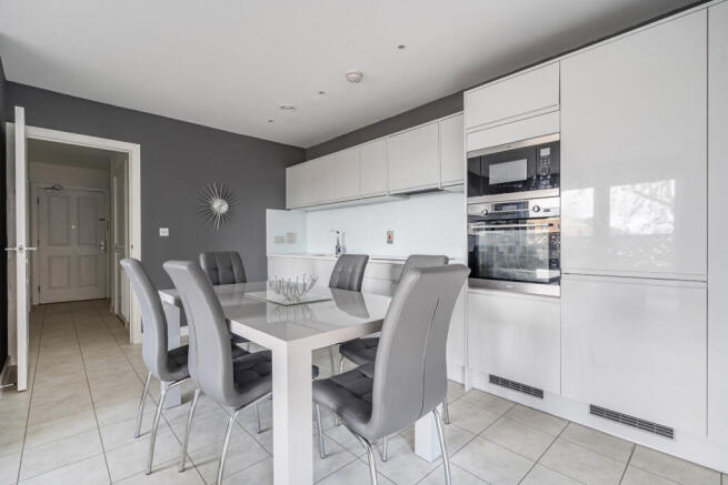 1382036-6-691b3cc...