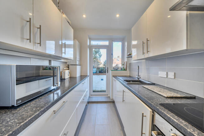 1397789-9-696f80d...