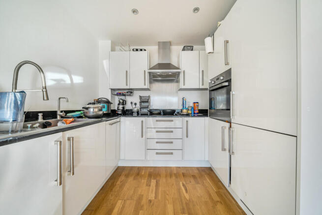 1381472-8-691ee52...