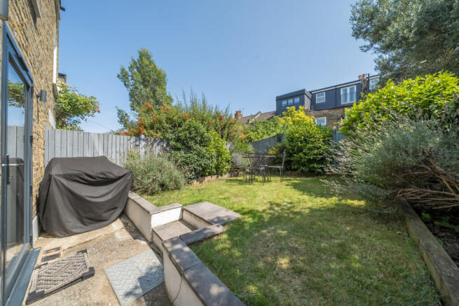 1334083-15-68935b...