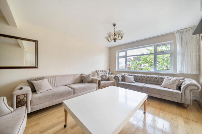 1315548-6-685bbe6...