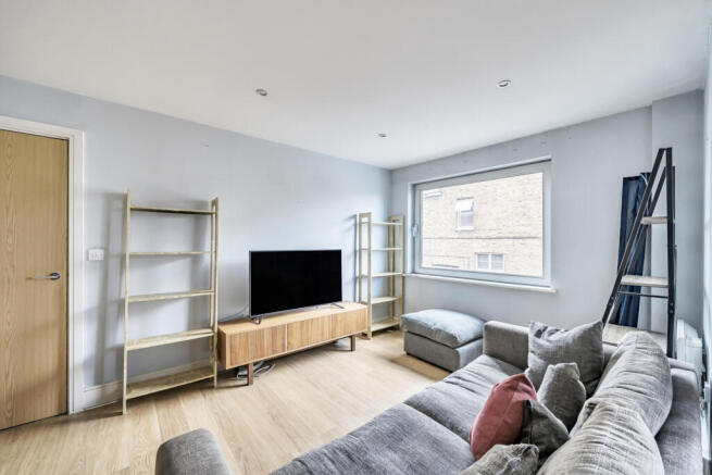 1348206-8-68bee88...