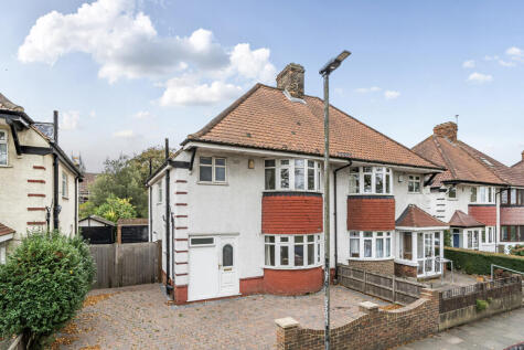 Canberra Road, Charlton