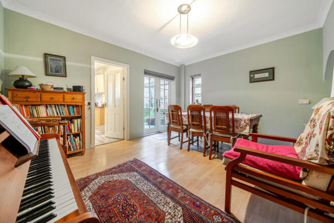 1387403-10-694146...