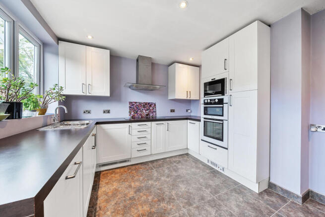 1316153-11-686bc4...