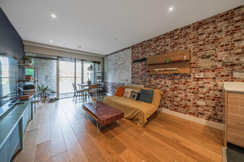 Peartree Way, Greenwich