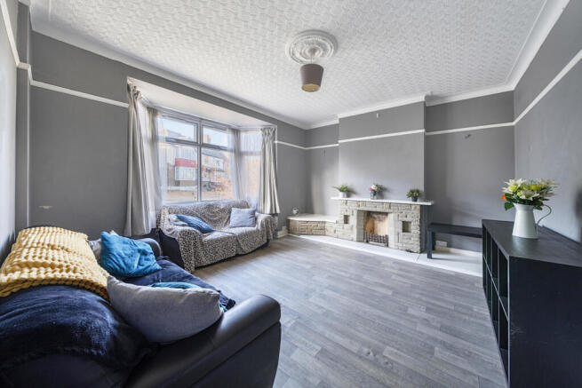 1382646-10-691b08...