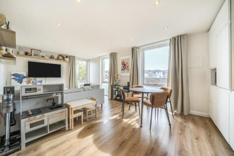 Bloomfield Road, Woolwich