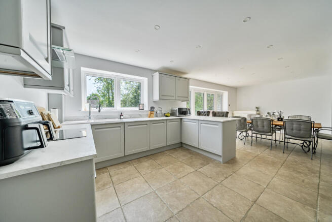 Kitchen/Dining