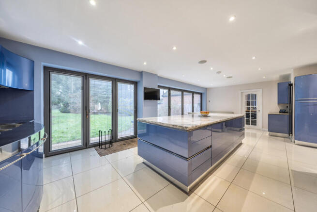 1400571-12-696e40...