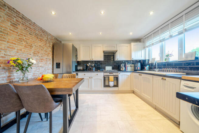 Kitchen/Dining