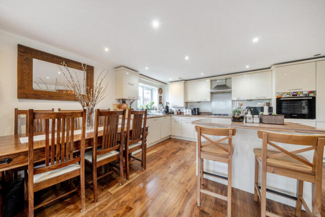 Kitchen/Dining
