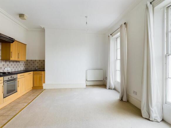 5c Lansdowne Terrace - 03.jpg