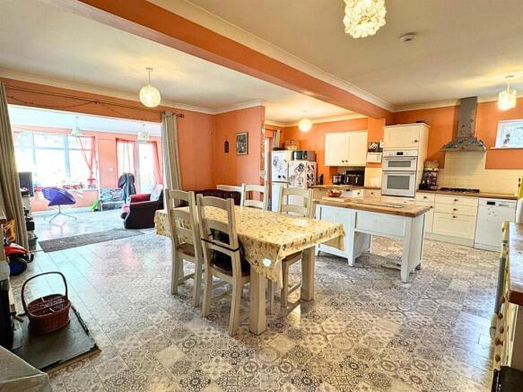 Kitchen/Open Plan Living