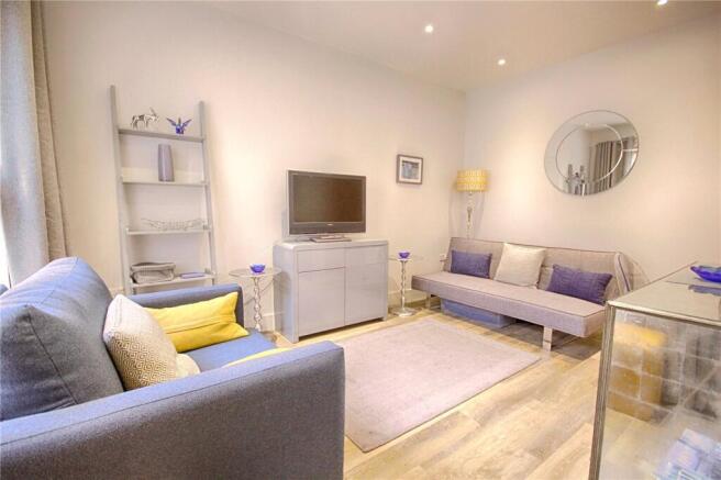 Living/Sleeping Area