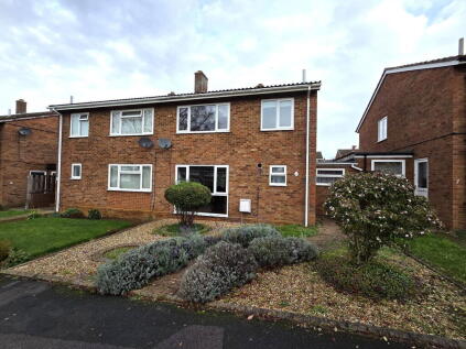 Almond Drive, Gamlingay SG19 3NA