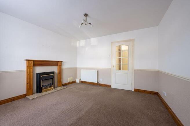 LOUNGE with fireplace