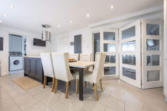 DINING AREA into LOUNGE