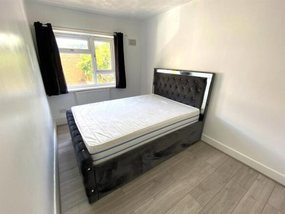 Bedroom 1.JPG