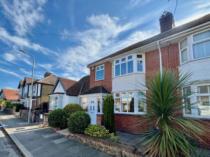 Cecilia Grove, Broadstairs, CT10 3DE