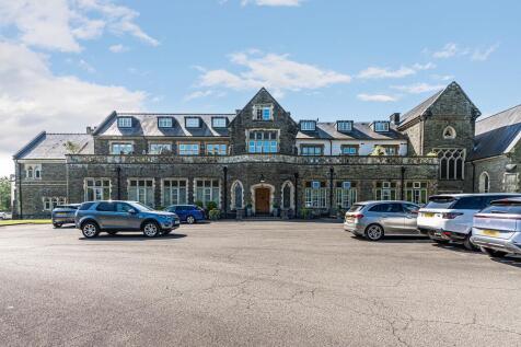 The Manor, Talygarn, CF72