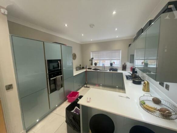 5 Beaufort Drive kitchen