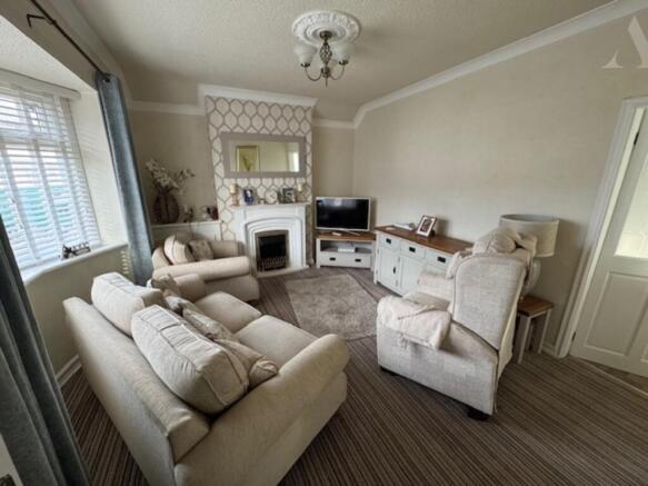 61 Asquith Road lounge